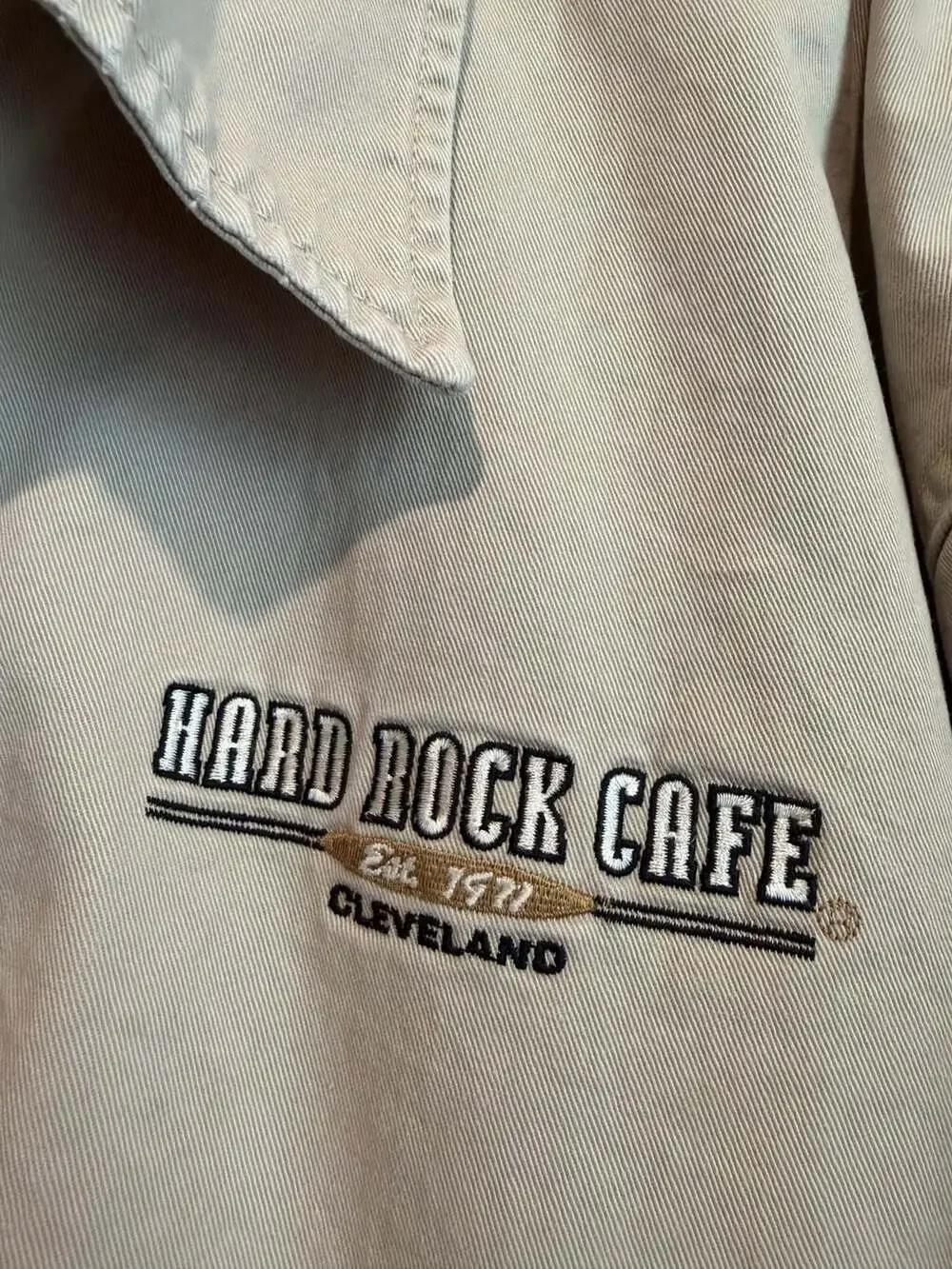 Hard Rock Cafe Cleveland Embroidered Logo Beige Canvas Zip Workwear Jacket Large